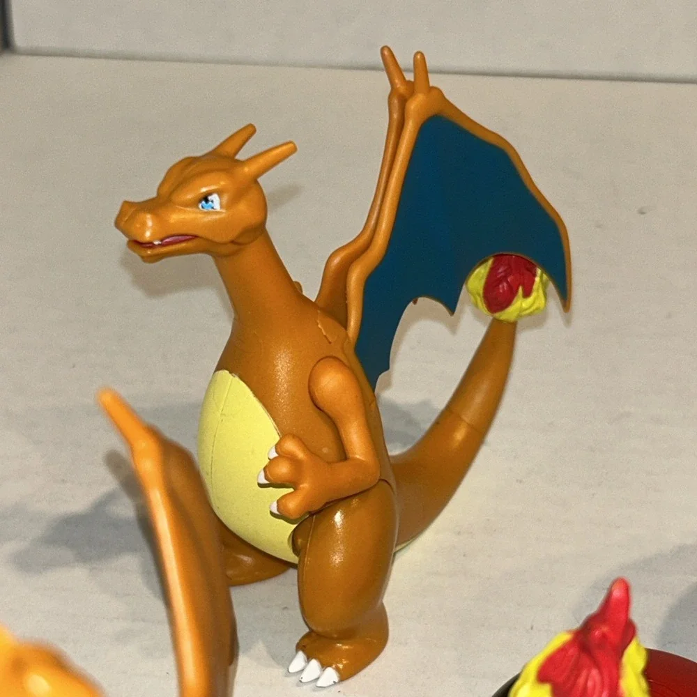 Pokemon Toy & Figure Lot‎ Charizard Pikachu Treecko E3